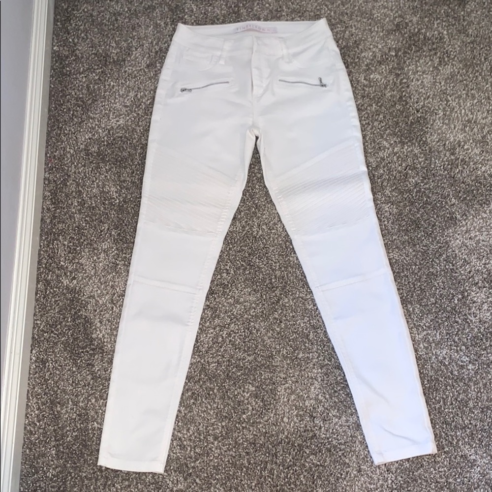 WHITE JEANS!